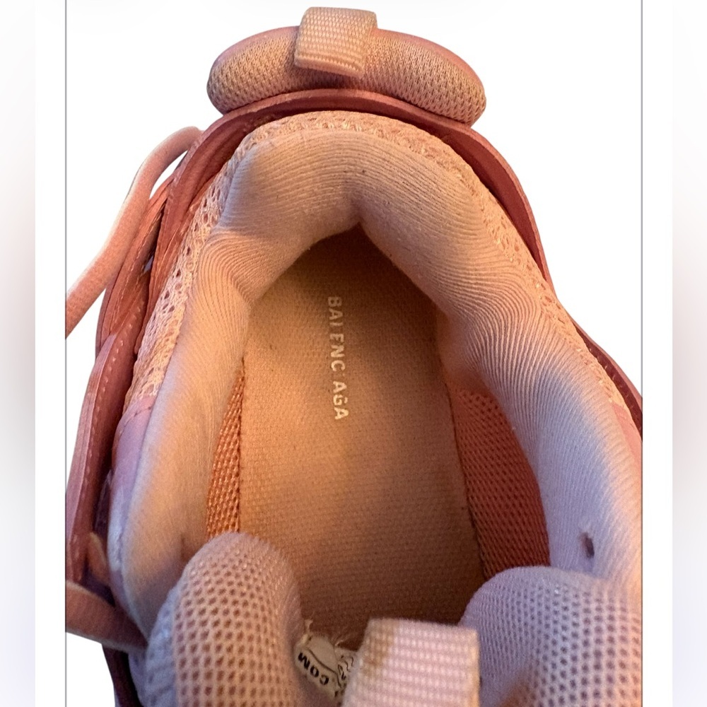 Balenciaga 'Track' Low Trainers in light pink. - Picture 6 of 9